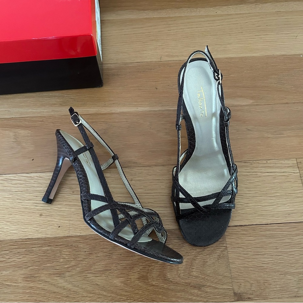 NWT Dark Brown Leather Strappy Heels - Picture 3 of 11
